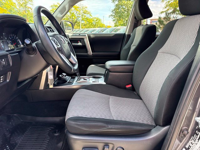 Used 2018 Toyota 4Runner SR5 AWD/4WD image 23
