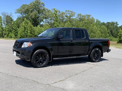 Used 2020 Nissan Frontier SV w/ Midnight Edition Floor Mats RWD image 3