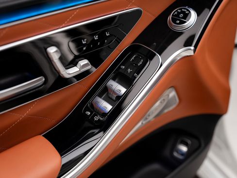 Used 2023 Mercedes-Benz S 580 4MATIC Sedan w/ 3D Technology Package image 53