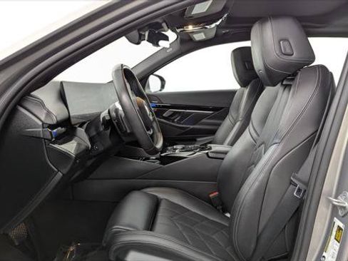 Used 2024 BMW 530i RWD image 14
