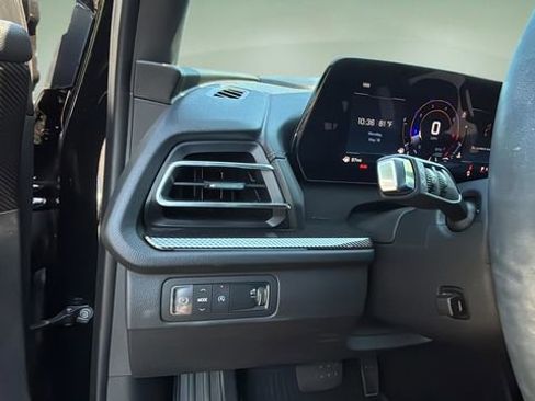 Used 2025 Chevrolet Traverse High Country FWD image 22