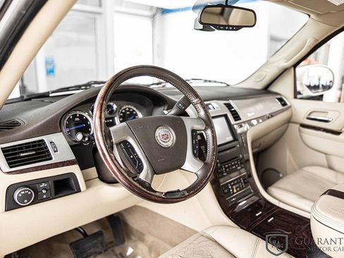 Used 2010 Cadillac Escalade 2WD Hybrid image 21