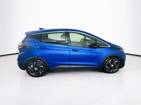 Used 2022 Chevrolet Bolt LT w/ Infotainment Package FWD image 10