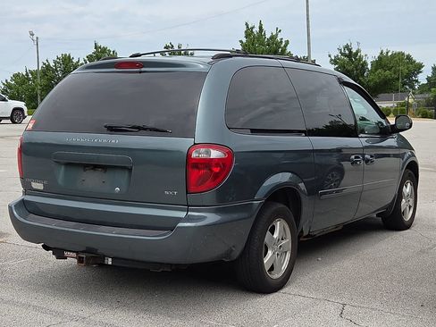 Used 2007 Dodge Grand Caravan SXT FWD image 3