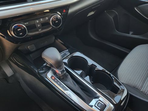 Used 2024 Chevrolet Trax LT image 22