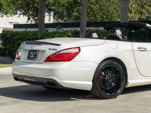Used 2015 Mercedes-Benz SL 550 image 8