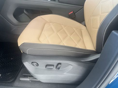 New 2025 Volkswagen Atlas Cross Sport SE image 16