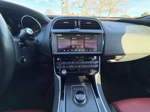 Used 2017 Jaguar XE R-Sport image 23