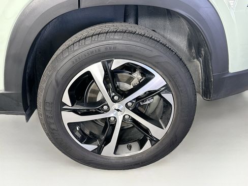 Used 2024 Chevrolet Trax RS w/ Driver Confidence Package FWD image 11