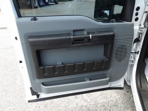 Used 2015 Ford F250 XL w/ Power Equipment Group RWD image 14