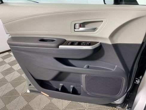 Used 2024 Toyota Sienna XLE image 23