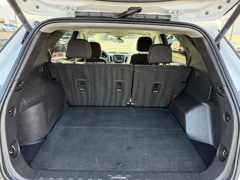 Used 2022 Chevrolet Equinox LT w/ Driver Convenience Package image 15