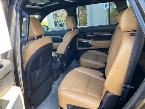 Used 2021 Kia Telluride SX w/ Nightfall Edition Package AWD/4WD image 11