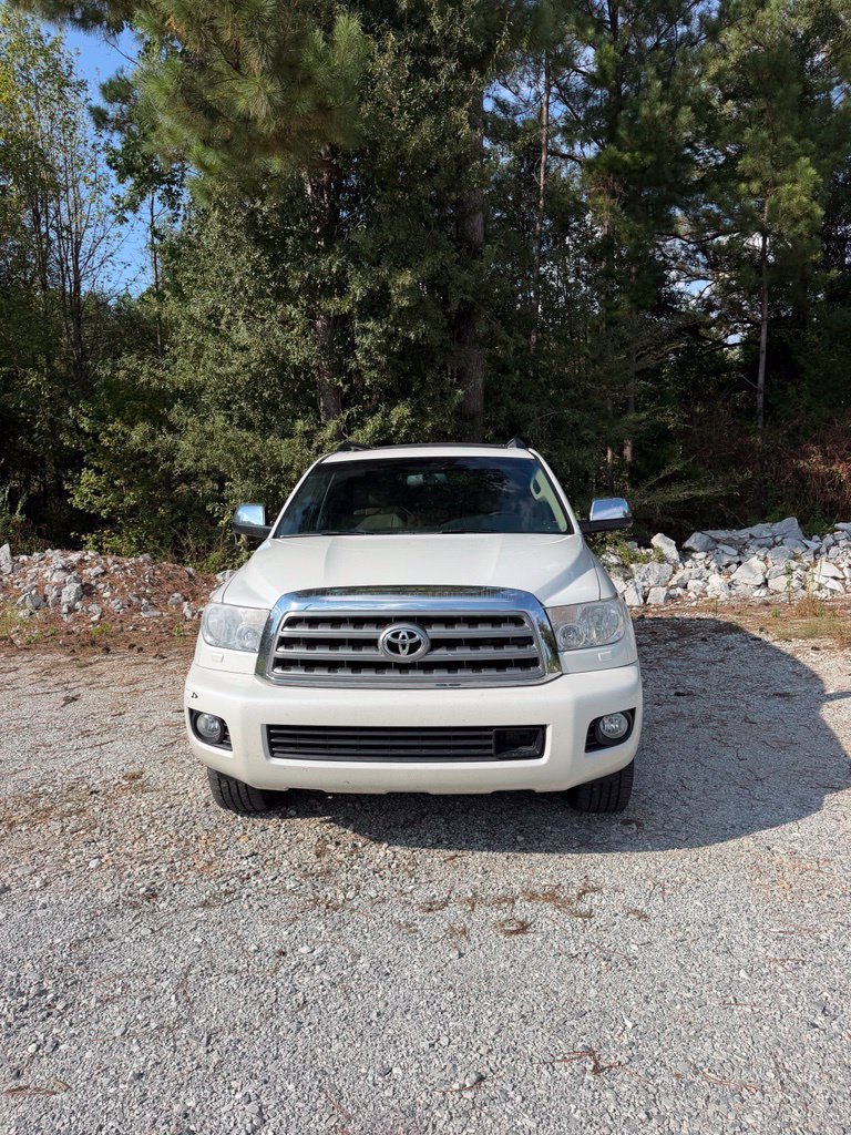 Used 2017 Toyota Sequoia Platinum RWD image 3