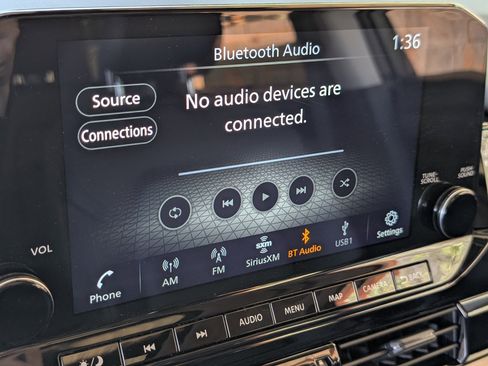 Used 2025 Nissan Pathfinder Platinum image 30