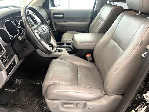 Used 2017 Toyota Sequoia Limited w/ Safety & Convenience Package AWD/4WD image 9