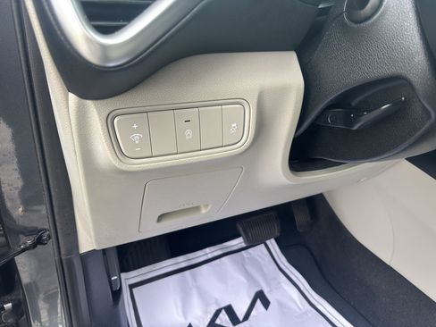 Certified 2022 Kia Soul LX image 10