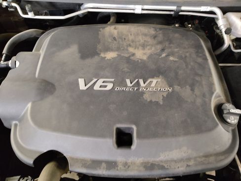 Used 2018 GMC Canyon SLE RWD image 30