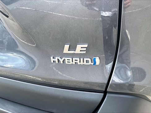 Used 2023 Toyota RAV4 LE image 8