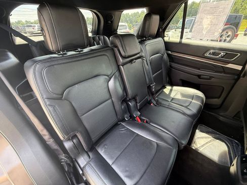 Used 2016 Ford Explorer Limited w/ Equipment Group 301A AWD/4WD image 8