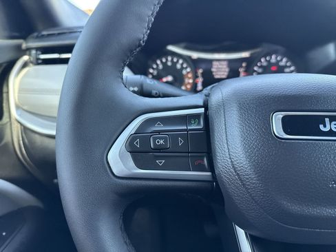 Used 2025 Jeep Compass Limited AWD/4WD image 28