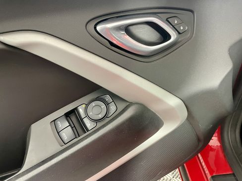 Used 2017 Chevrolet Camaro SS image 15