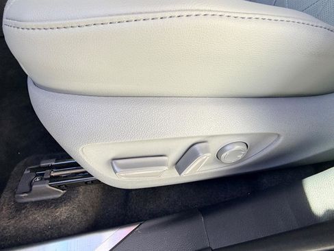 New 2026 Toyota Highlander Platinum image 15