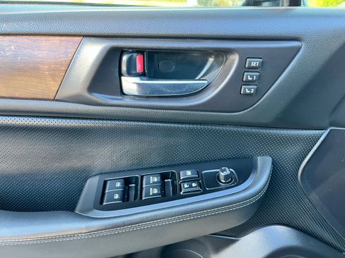 Used 2017 Subaru Outback 3.6R Limited image 14