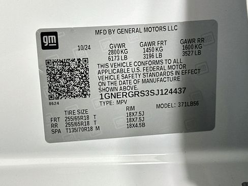 Used 2025 Chevrolet Traverse LT FWD image 12