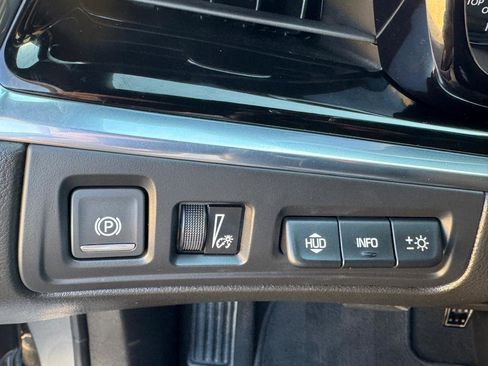 Used 2020 Cadillac XT6 Premium Luxury FWD image 40