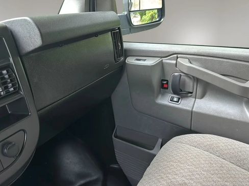 Used 2021 Chevrolet Express 2500 w/ Driver Convenience Package RWD image 4