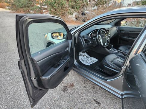 Used 2012 Chrysler 200 Limited image 32