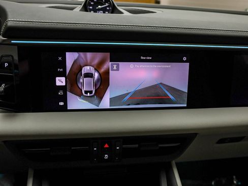 Used 2025 Porsche Macan Electric image 28