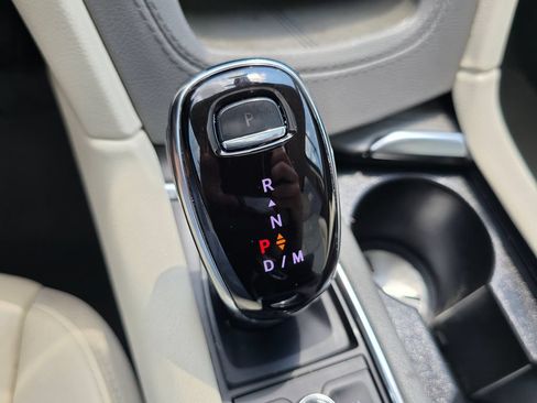 Used 2023 Cadillac XT6 Premium Luxury FWD image 28