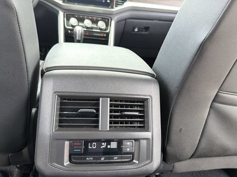 Used 2023 Volkswagen Atlas SE w/ Black Wheel Package AWD/4WD image 29