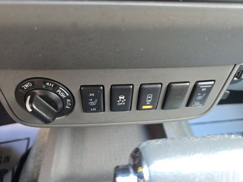 Used 2017 Nissan Frontier SV w/ SV Value Truck Package image 16