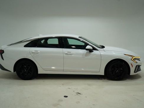 Used 2025 Kia K5 LXS image 9