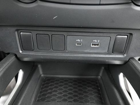 Used 2023 Nissan Frontier SV image 26