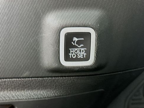 Used 2022 Jeep Grand Cherokee Trailhawk AWD/4WD image 29