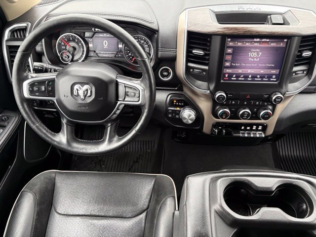 Used 2019 RAM 1500 Laramie AWD/4WD image 3
