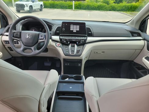 Used 2025 Honda Odyssey EX-L image 18