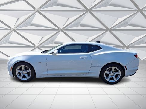 Used 2020 Chevrolet Camaro LT RWD image 6