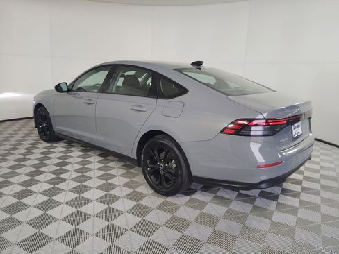 Certified 2025 Honda Accord SE image 3