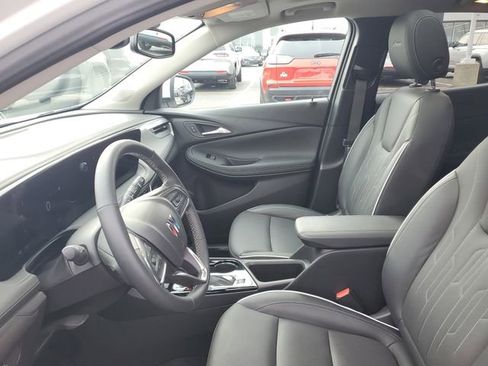 Certified 2025 Buick Encore GX Avenir w/ Avenir Convenience Package image 17