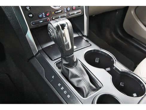 Used 2019 Ford Explorer Limited w/ Ford Safe & Smart Package FWD image 25