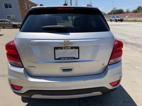 Used 2020 Chevrolet Trax LT w/ LT Convenience Package FWD image 6