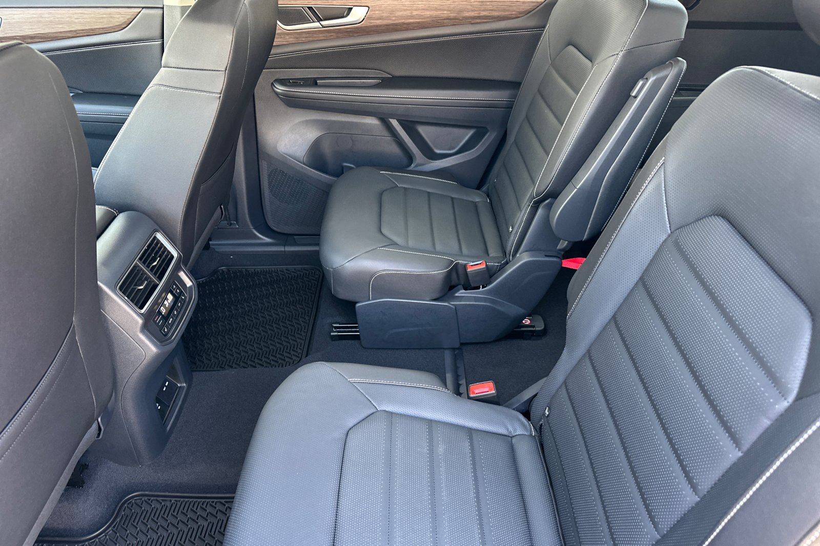 New 2026 Volkswagen Atlas SEL AWD/4WD image 10