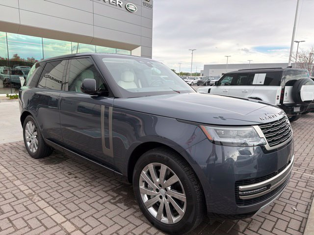 Used 2025 Land Rover Range Rover SE AWD/4WD image 4
