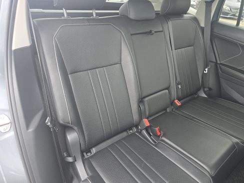 Certified 2024 Volkswagen Tiguan SE AWD/4WD image 18