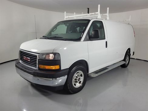 Used 2018 GMC Savana 2500 w/ Driver Convenience Package image 2